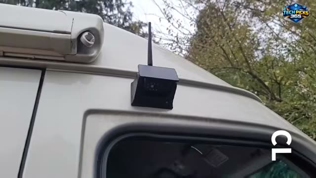 Solar-Powered Wireless Reversing Camera